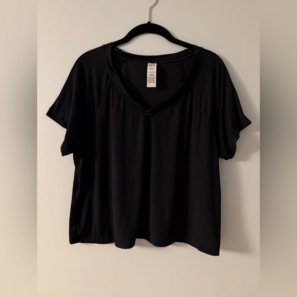 JOYLAB WOMEN’S LIGHTWEIGHT ACTIVE V-NECK T – SHIRT - Picture 3 of 4